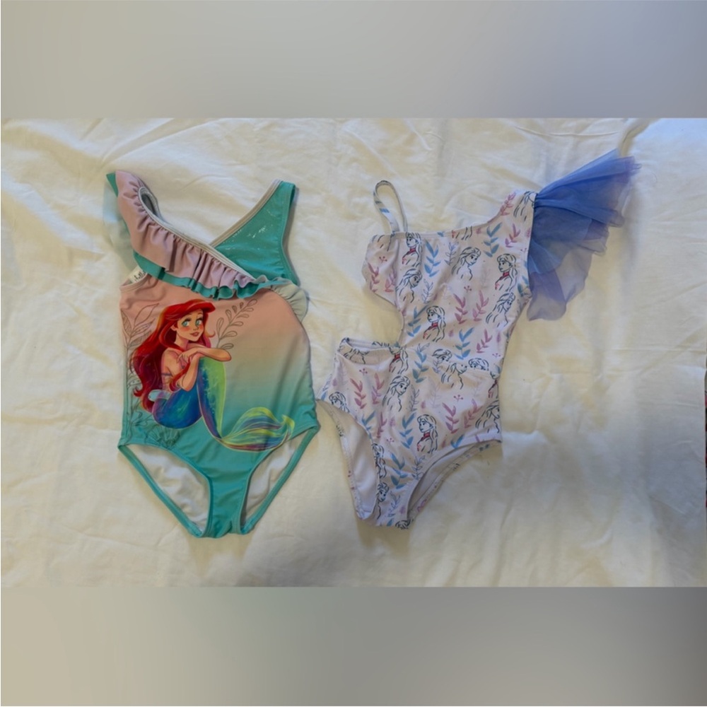 Disney 2 swimwear girls Disney princess each size 5T/6T excellent conditions